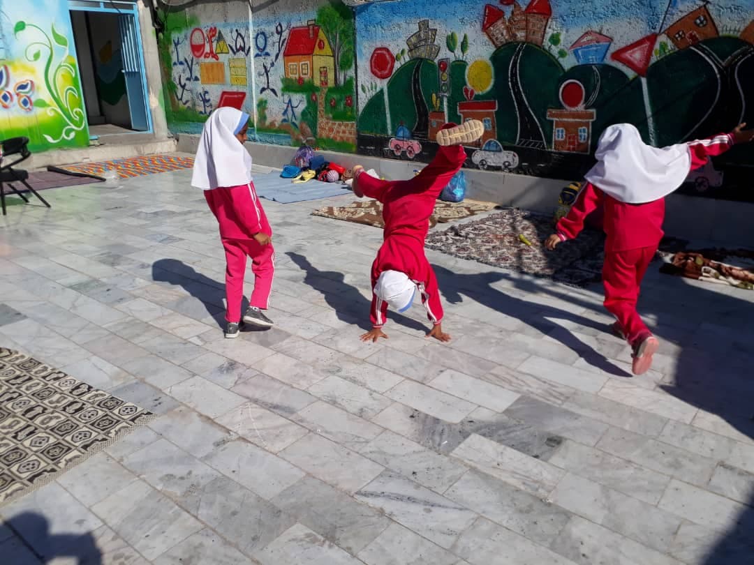 آمادگی و دبستان دخترانه غیر دولتی پیشرفت
